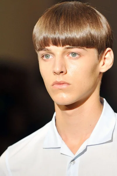 Look 25